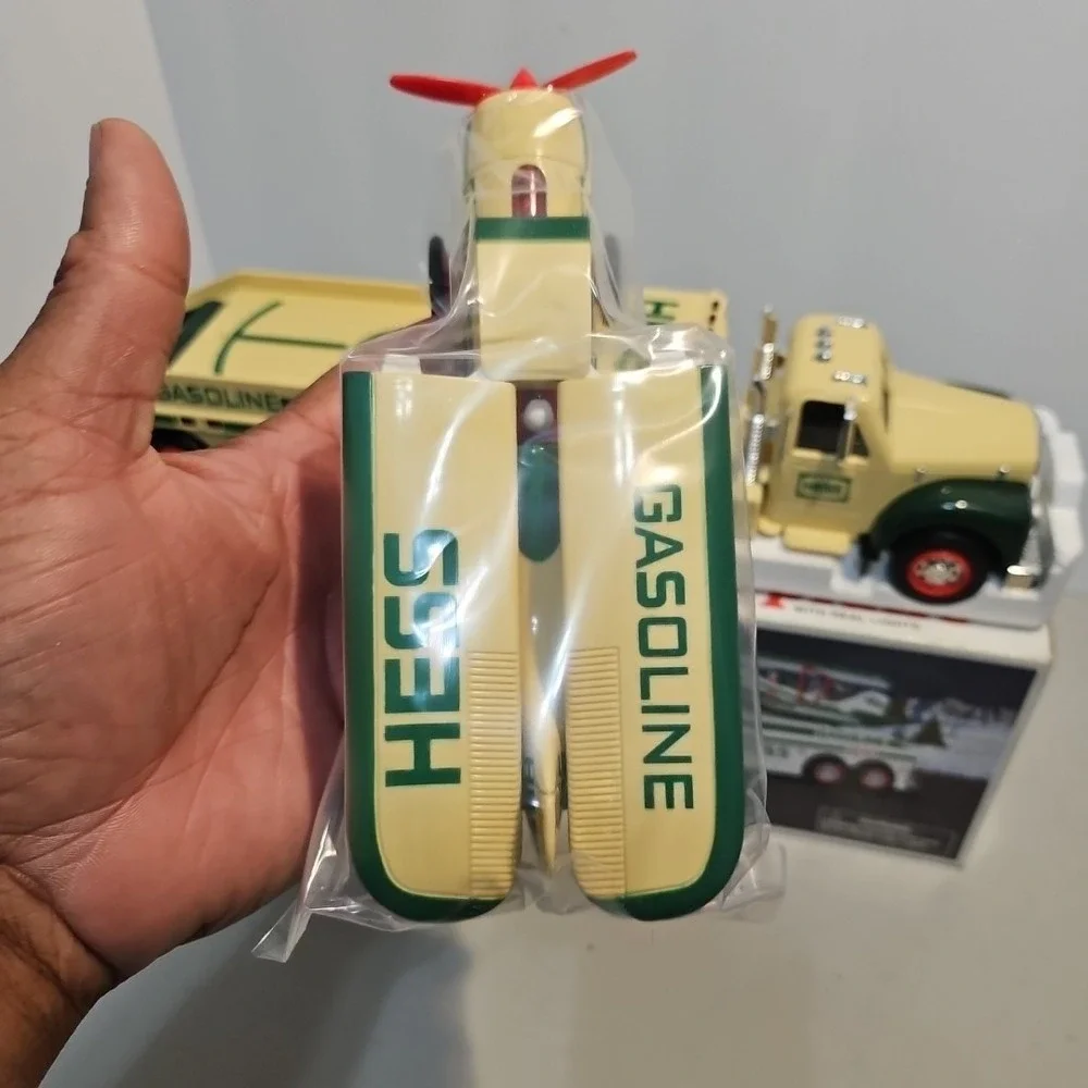 RARE Vintage Hess 2002 18 Wheeler Truck and Airplane Toy New In Original Box